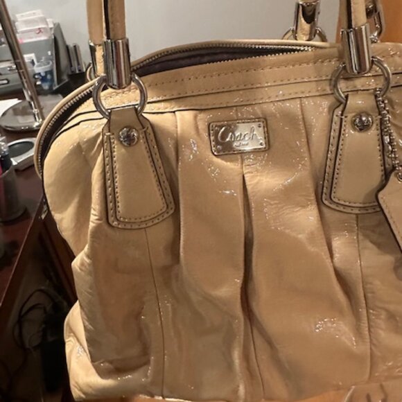 Coach Kristin Creme Patent Leather Satchel Shoulder Bag 16016- RARE COLOR - Picture 7 of 7